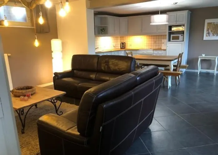 Dans Maison De Charme. Appartement Anthisnes